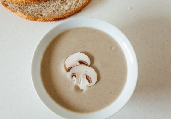 découvrez des recettes faciles et délicieuses à réaliser avec votre thermomix. que vous soyez débutant ou cuisinier expérimenté, trouvez des idées simples pour préparer des plats savoureux en un rien de temps.