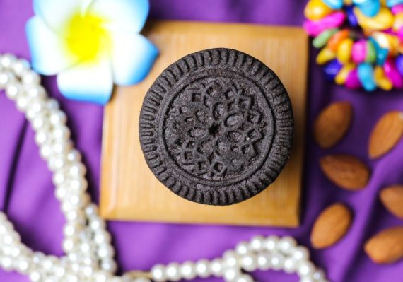 découvrez notre sélection d'accessoires de pâtisserie pour tous vos besoins culinaires. des moules aux ustensiles de décoration, équipez-vous pour réussir vos créations sucrées et salées avec style et praticité.