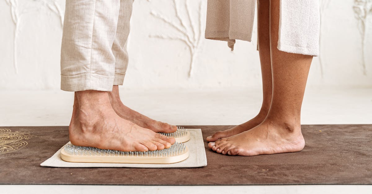 découvrez l'acupression, une pratique ancienne de la médecine traditionnelle chinoise qui utilise des points de pression sur le corps pour soulager le stress, améliorer la circulation et favoriser un bien-être général. apprenez les techniques essentielles et les bienfaits de cette méthode naturelle.