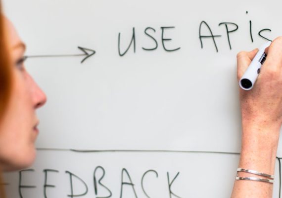 découvrez l'importance d'une stratégie digitale efficace pour propulser votre entreprise vers le succès. apprenez à optimiser votre présence en ligne, à engager votre audience et à convertir les prospects en clients grâce à des techniques de marketing numérique innovantes.