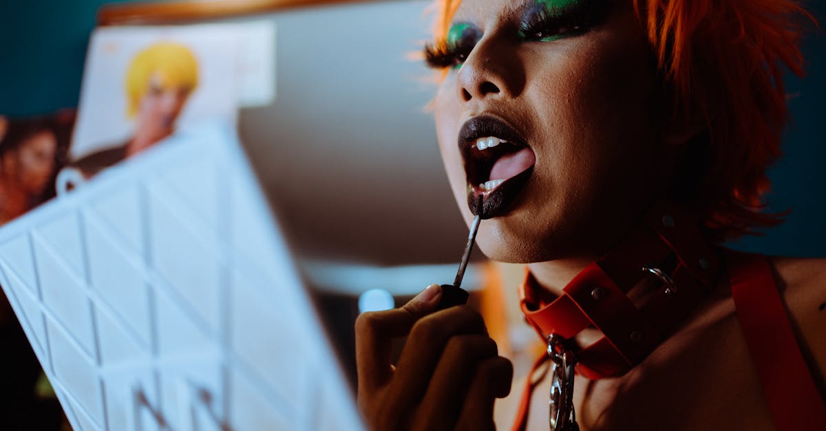 découvrez l'univers fascinant des fétiches, ses diverses expressions et la psychologie qui les entoure. explorez comment ces pratiques peuvent enrichir les relations et la sexualité tout en célébrant la diversité des désirs humains.