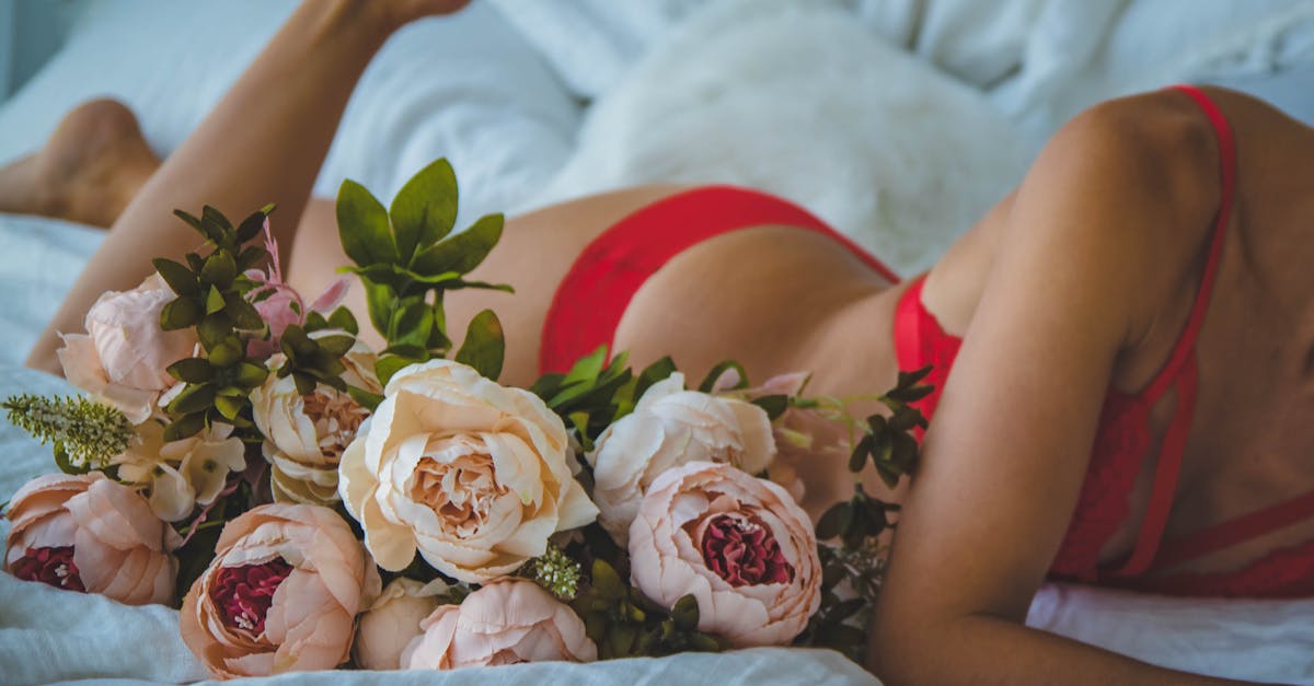 découvrez notre collection de lingerie élégante et sensuelle, conçue pour mettre en valeur votre silhouette. offrez-vous un moment de confort et de féminité avec nos ensembles raffinés, disponibles dans une variété de styles et de tailles.
