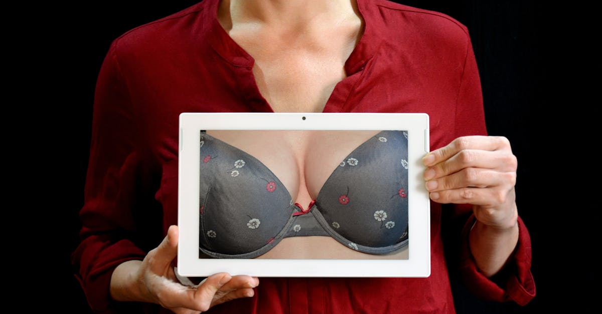 découvrez notre collection de lingerie raffinée alliant confort et sensualité. des modèles variés pour toutes les occasions, conçus pour sublimer votre silhouette tout en vous offrant une élégance intemporelle.