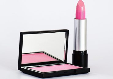 découvrez notre collection de rouges à lèvres, aux couleurs intenses et aux textures variées. que vous cherchiez un fini mat, satiné ou brillant, trouvez le lipstick parfait pour sublimer vos lèvres et exprimer votre style. idéal pour toutes les occasions, notre sélection vous offre qualité et confort tout au long de la journée.