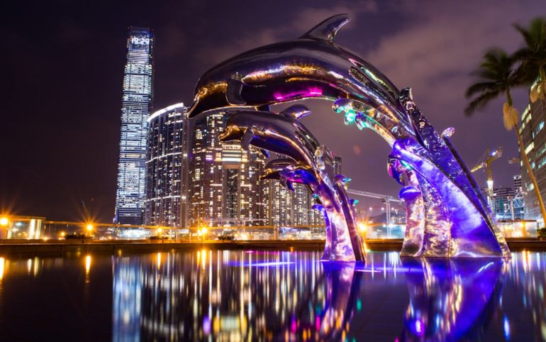 découvrez l'univers fascinant des 'night lights', ces veilleuses et lampes d'ambiance qui illuminent vos nuits. parfaites pour créer une atmosphère apaisante, elles sont idéales pour les chambres d'enfants, les couloirs ou pour une touche de magie dans votre décor intérieur.