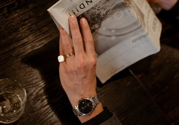 découvrez notre sélection d'accessoires de lecture qui améliorent votre expérience littéraire. que ce soit des lampes, des marque-pages ou des aides à la concentration, trouvez tout ce dont vous avez besoin pour profiter pleinement de vos livres préférés.