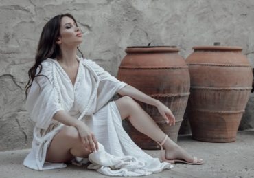 découvrez notre collection de robes en terracotta, alliant élégance et confort. parfaite pour toutes les occasions, ces robes tendance vous séduiront par leurs couleurs chaleureuses et leur style intemporel.