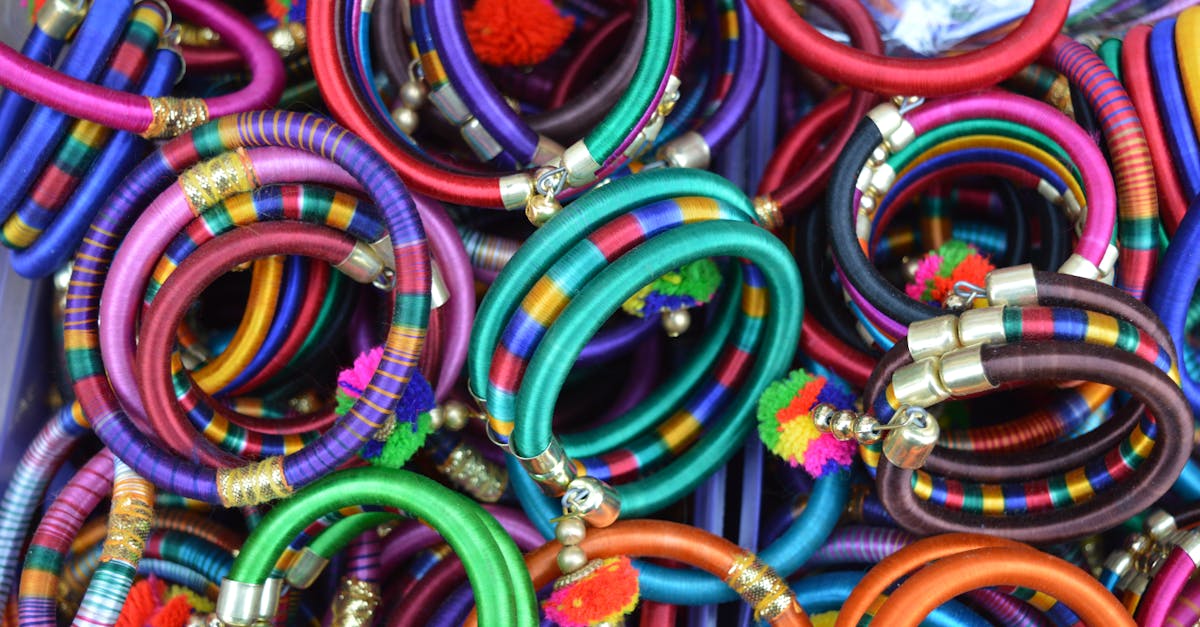 découvrez notre large sélection d'accessoires tendance et pratiques pour compléter votre style et faciliter votre quotidien. qualité, design et prix attractifs : trouvez l'accessoire idéal en quelques clics !