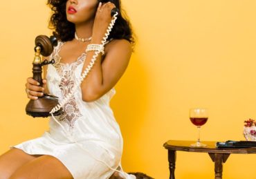 découvrez notre collection de lingerie élégante, confortable et raffinée pour sublimer votre féminité au quotidien. des ensembles modernes et délicats adaptés à toutes les envies et morphologies.