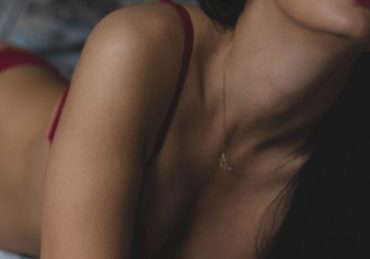 découvrez notre collection de lingerie élégante et confortable, idéale pour toutes les occasions. choisissez parmi une variété de styles, couleurs et tailles pour sublimer votre silhouette et vous sentir confiante au quotidien.