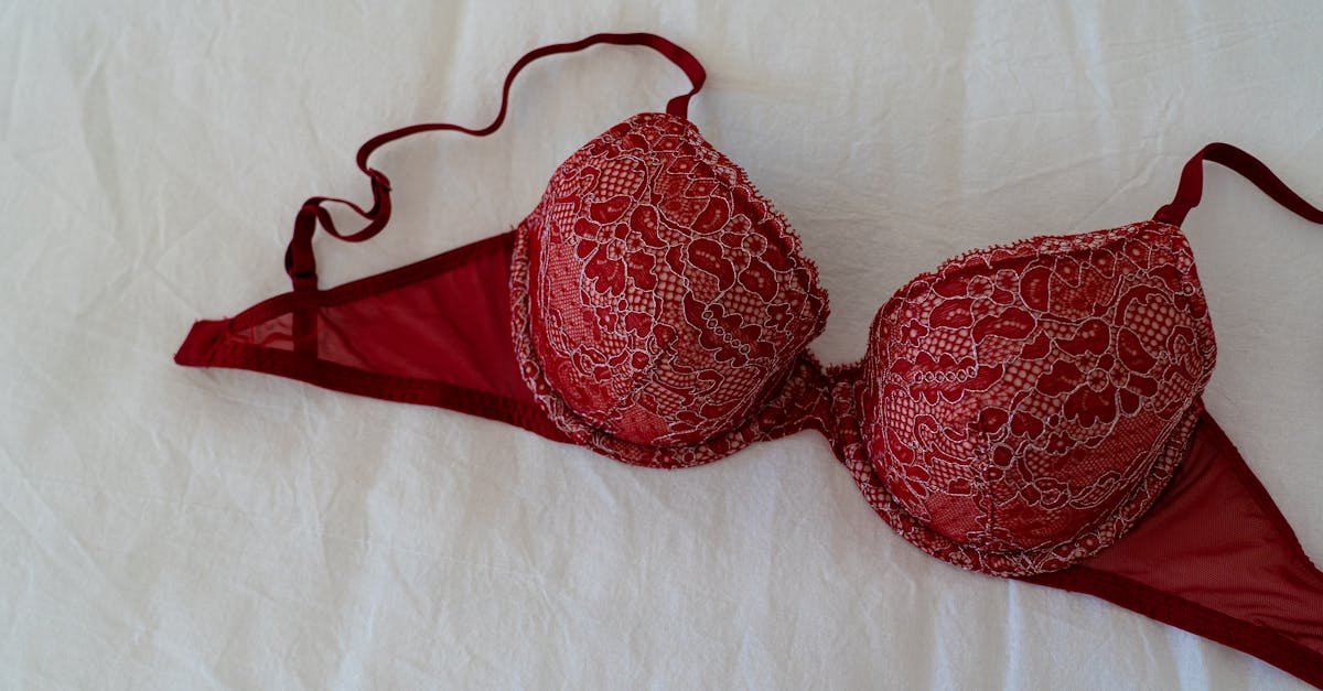 découvrez notre collection de lingerie sexy : des modèles élégants et raffinés pour sublimer votre silhouette et éveiller vos sens. styles variés, dentelles délicates et coupes glamour pour toutes les envies.
